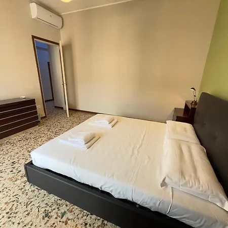 10 Minutes From The Centre, Comfort And Culture